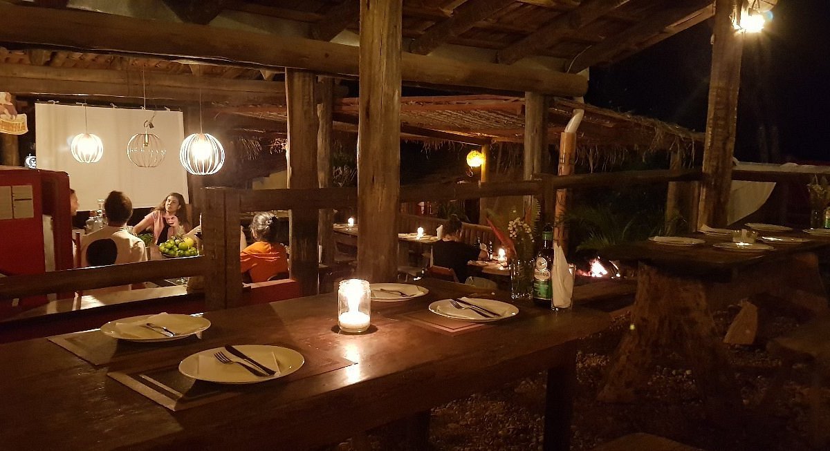 Lua Nova Restaurante e Pizzaria: pizzas, pratos da Chef Patrícia Leite e sabores especiais do Cerrado.